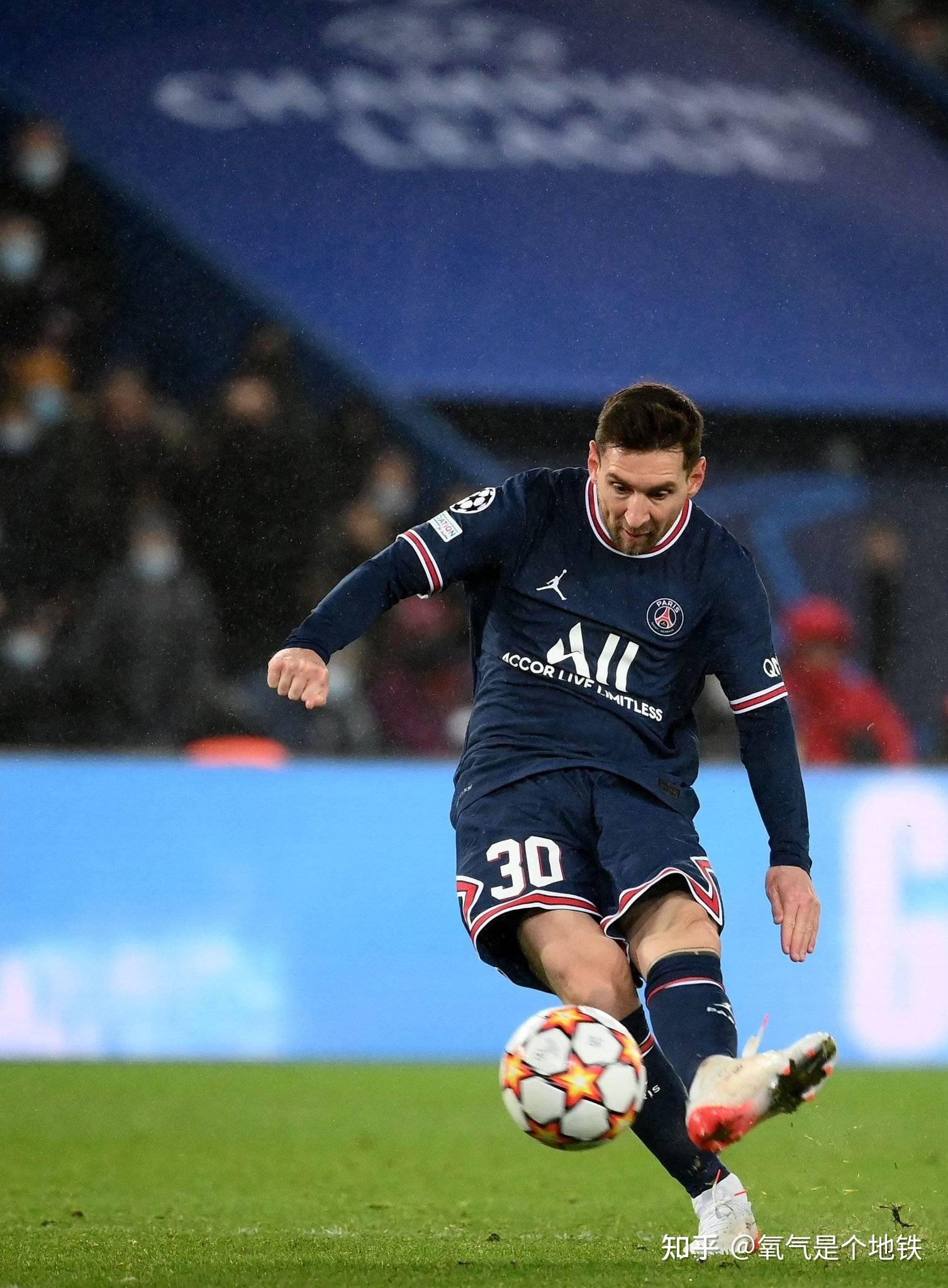 关键时刻巴塞罗那调整名单以备欧联东契奇在巴黎圣日耳曼比赛中比分优势明显，媒体一致点评：转会期里昂调整名单以备NBA常规赛的简单介绍